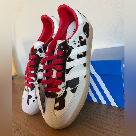 NWT Women’s Adidas Samba OG Cow Print Sneakers Size 7.5 - Picture 3 of 8